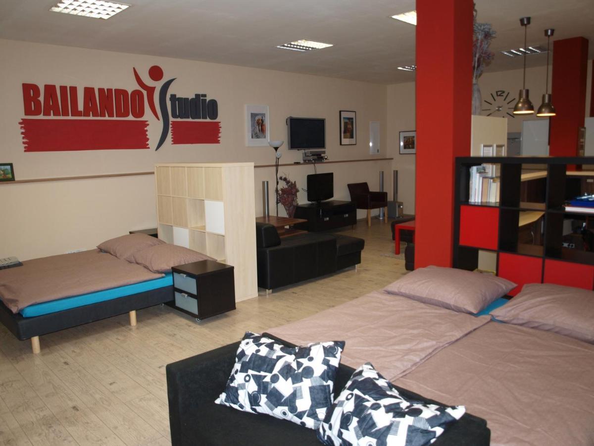 Bailando Studio Neratovice Exterior photo